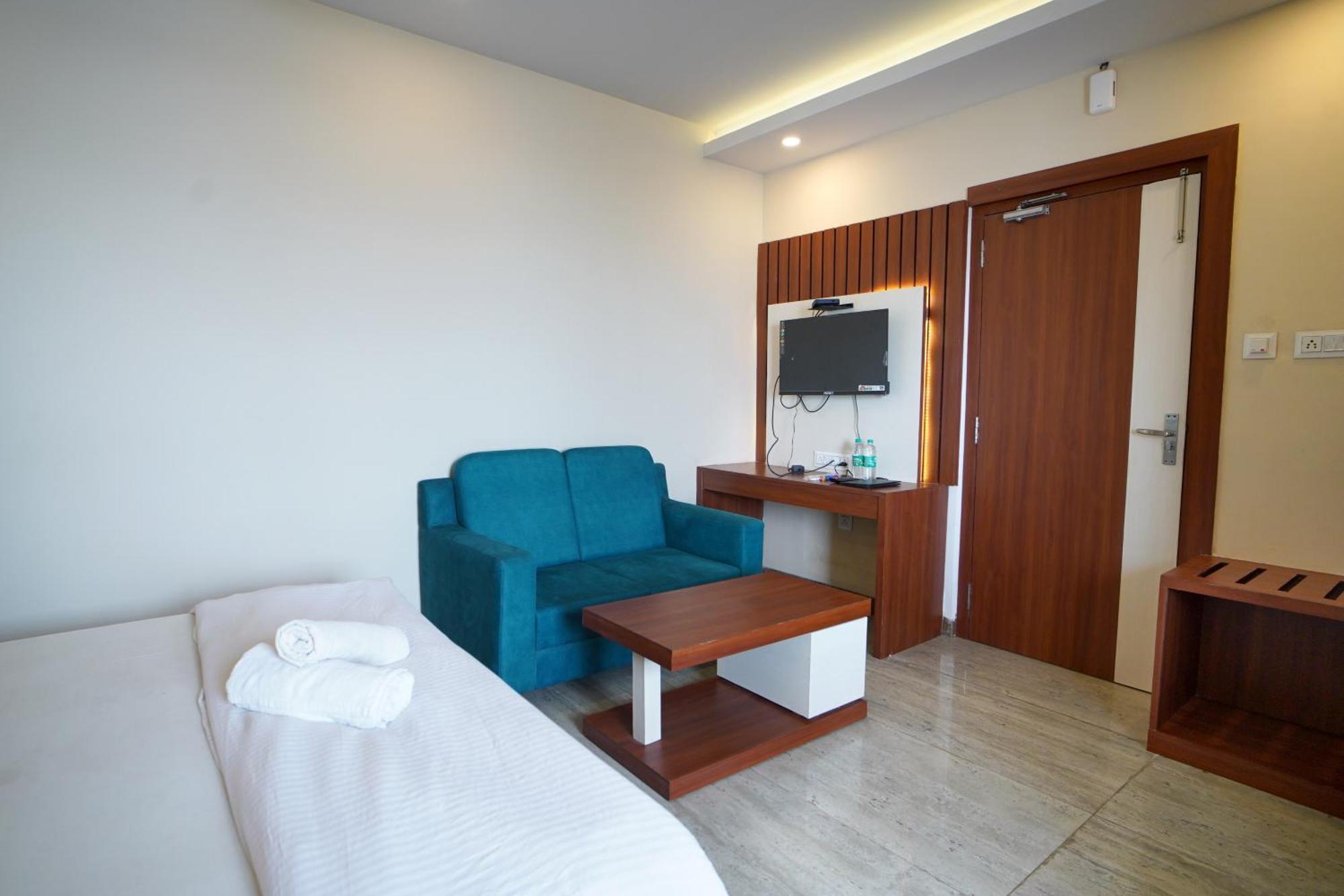 Royal Sea View !! Beach Front With Free Wifi !! Digha  Extérieur photo