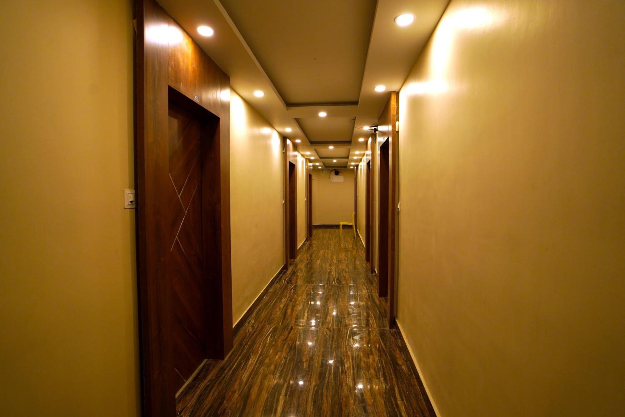Royal Sea View !! Beach Front With Free Wifi !! Digha  Extérieur photo