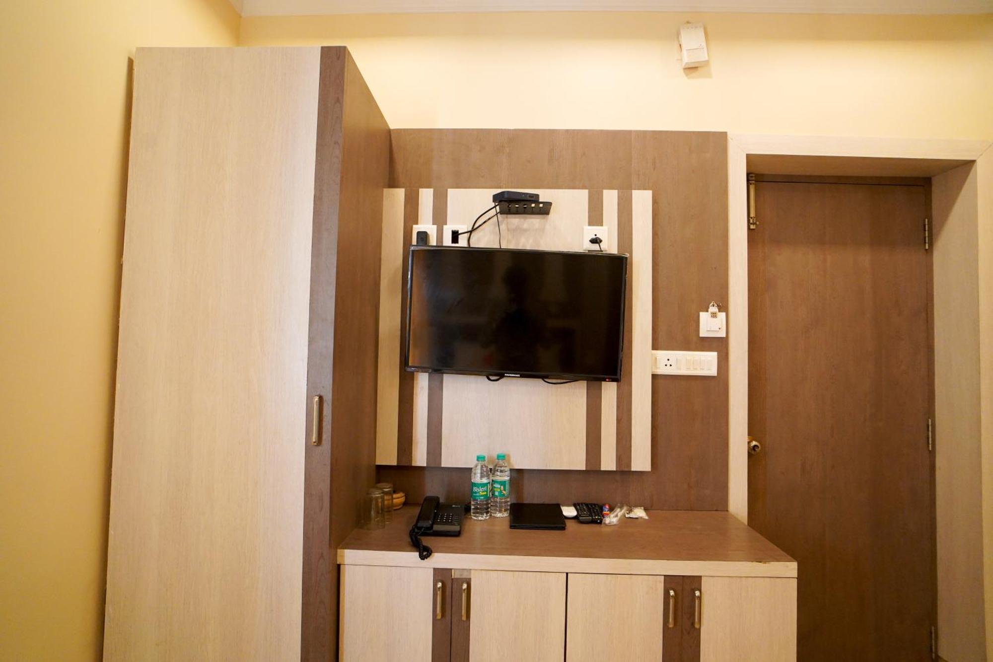 Royal Sea View !! Beach Front With Free Wifi !! Digha  Extérieur photo