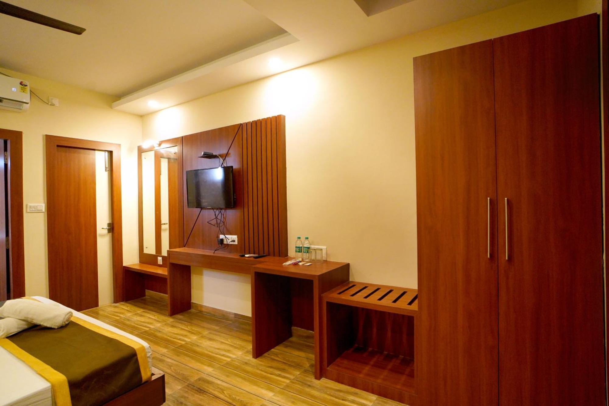 Royal Sea View !! Beach Front With Free Wifi !! Digha  Extérieur photo